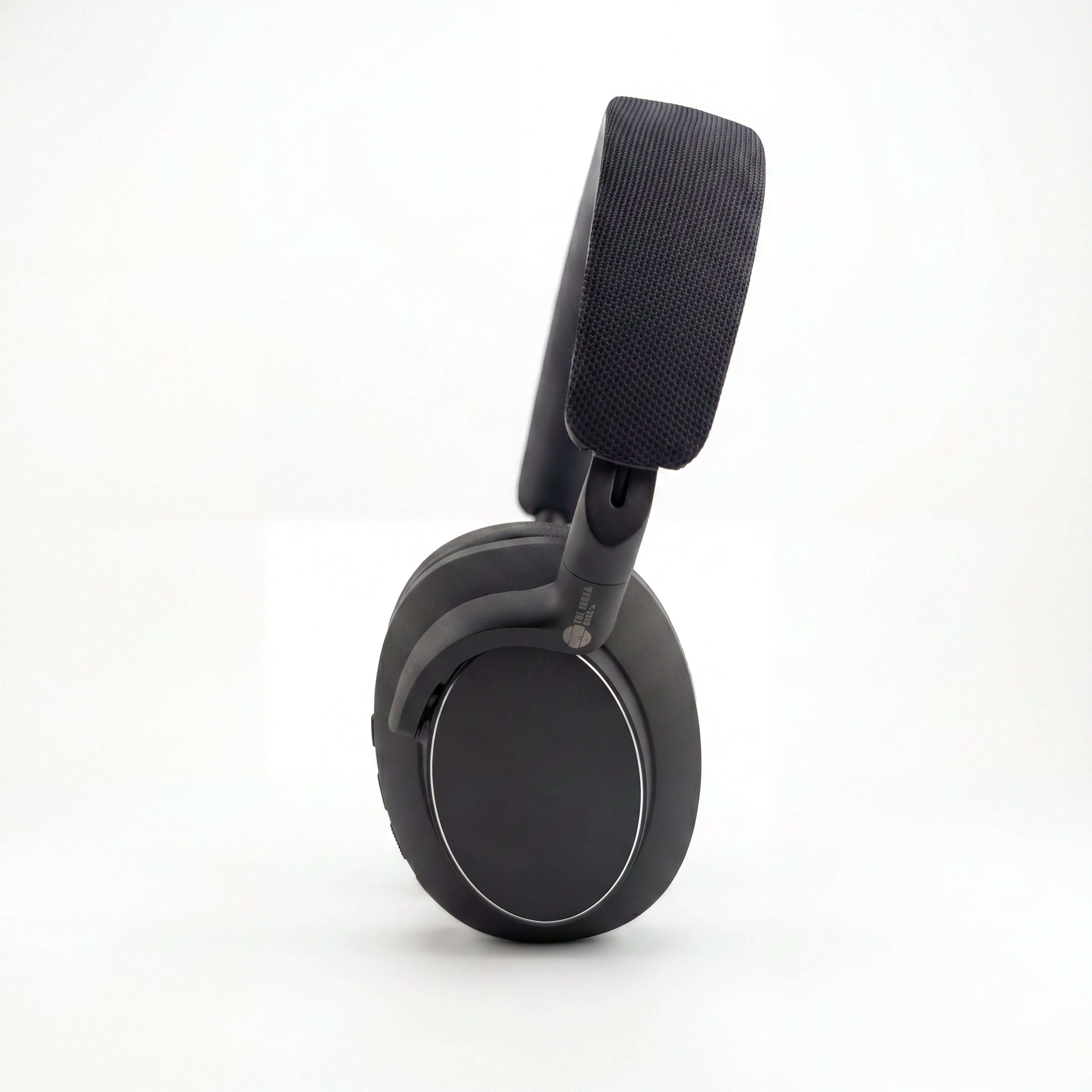 Groove Pro Wireless Headphones with ANC | The Urban Geek