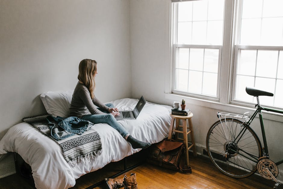 Key Features to Look for in Electronic Accessories for Remote Work & Travel - TheUrbanGeek