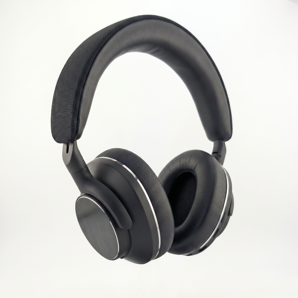 Groove Pro Wireless Headphones with ANC | The Urban Geek