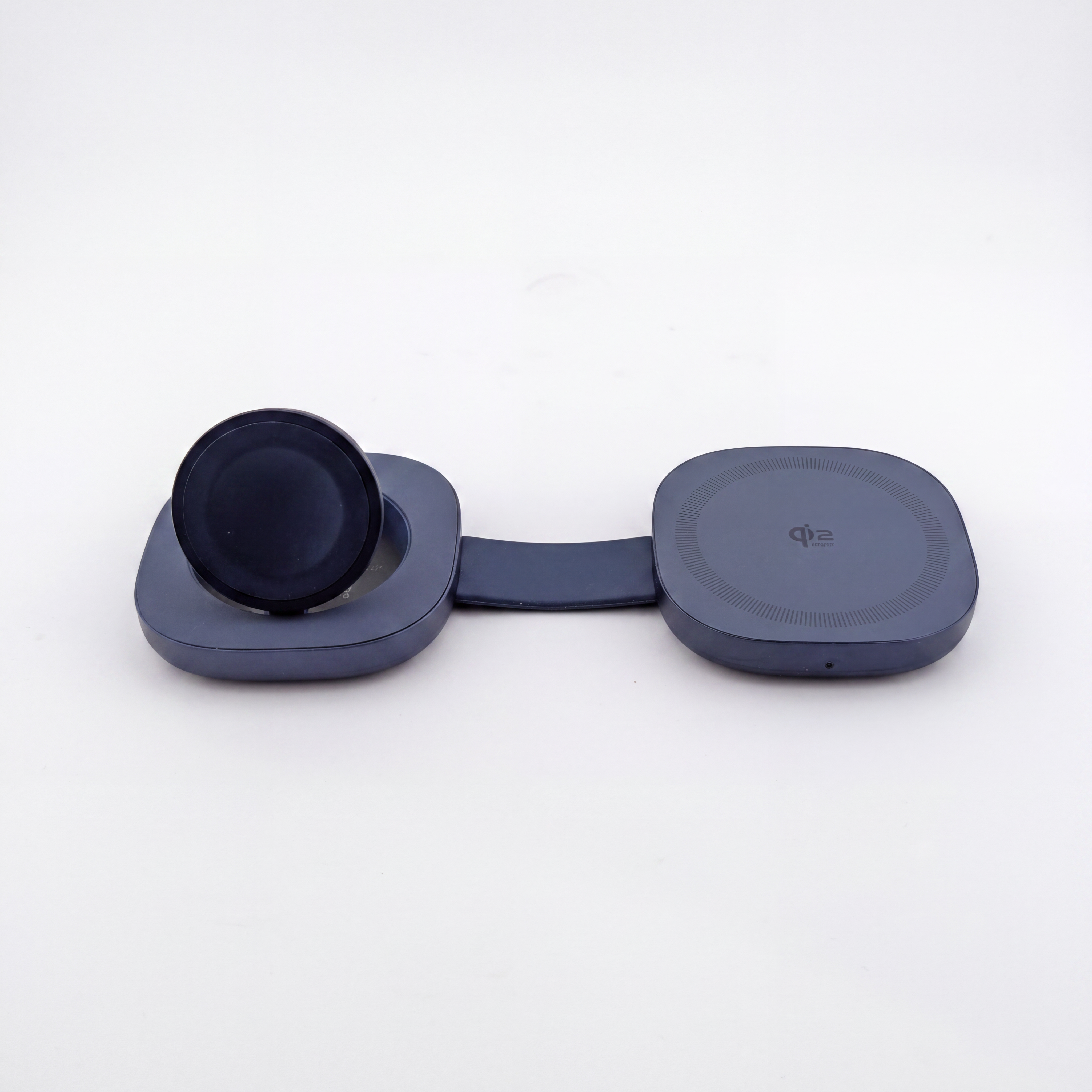 FlexMini Duo wireless charger open on a table