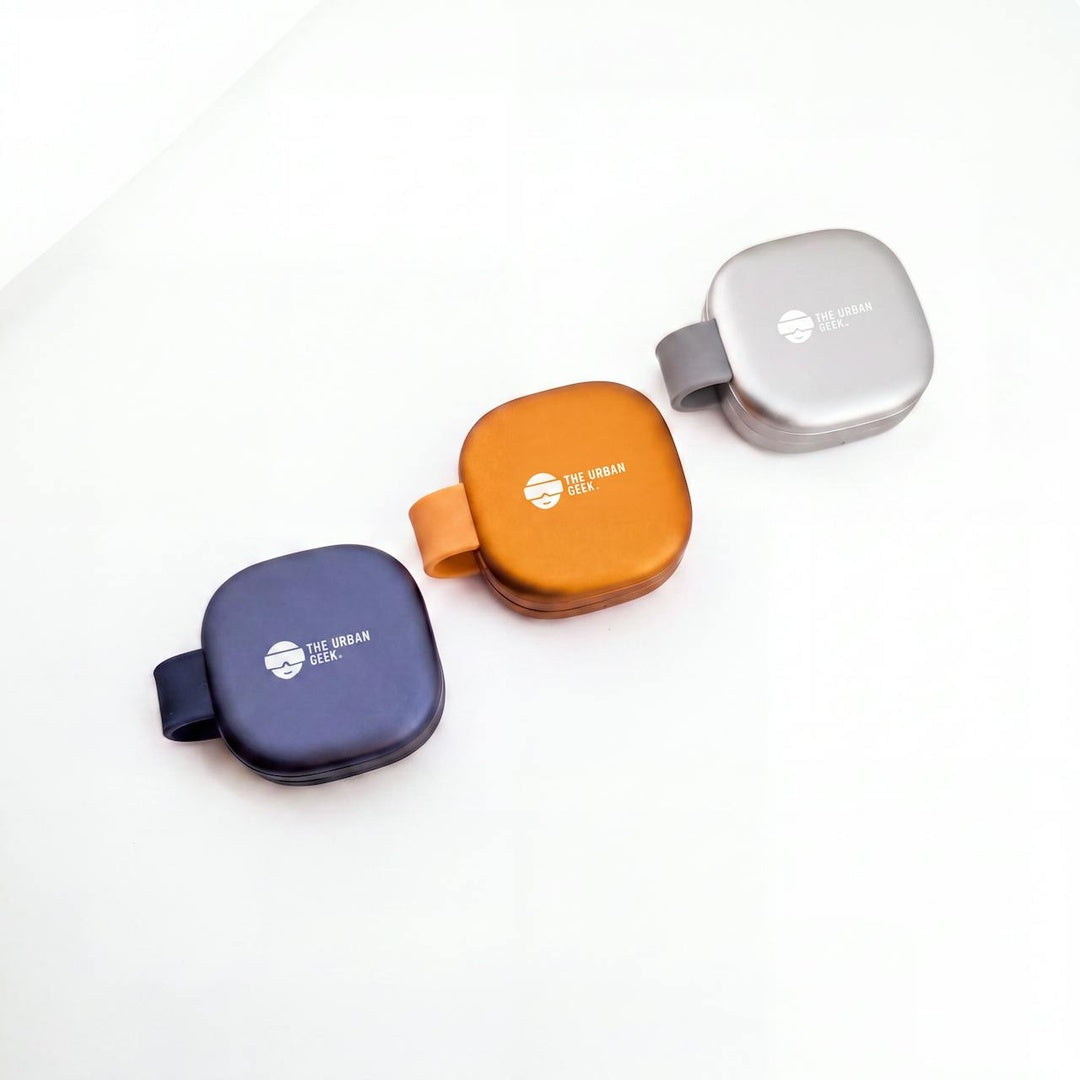 FlexMini Duo 2-in-1 wireless charger lifestyle photo